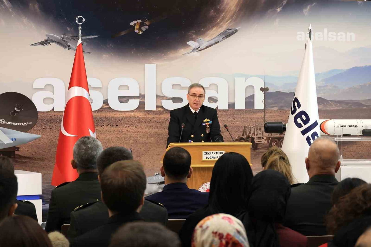 MİLLİ SAVUNMA BAKANLIĞI BASIN HALKLA İLİŞKİLER MÜŞAVİRİ VE BAKANLIK SÖZCÜSÜ TUĞAMİRAL ZEKİ AKTÜRK...