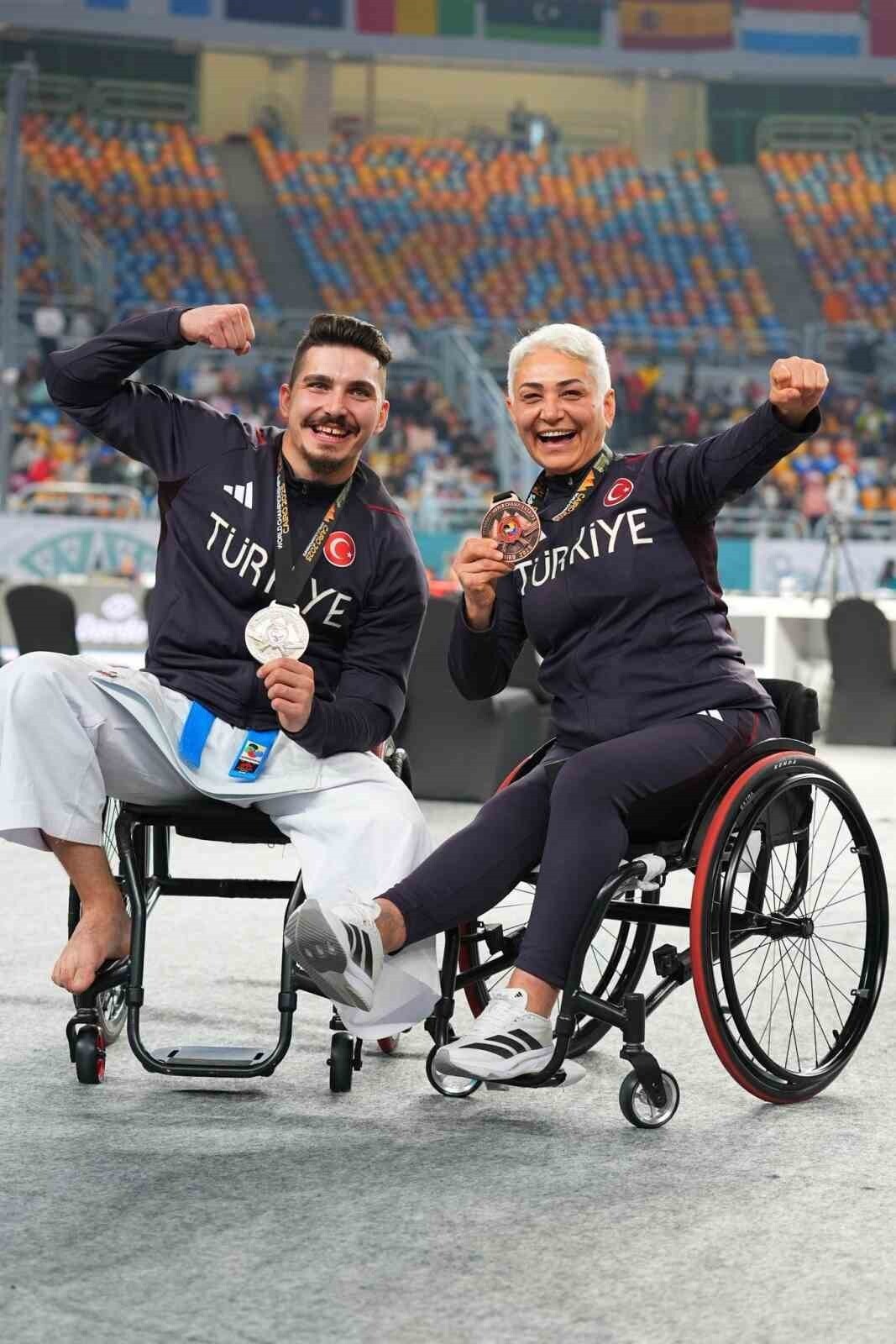 MISIR’DA DÜZENLENEN DÜNYA BÜYÜKLER VE PARA-KARATE ŞAMPİYONASI’NDA GÜMÜŞ MADALYA KAZANAN AYDINLI...