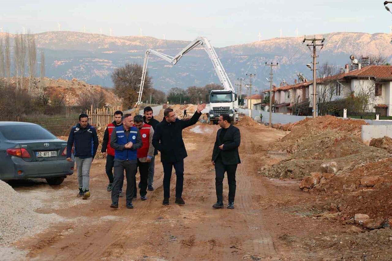MUĞLA BÜYÜKŞEHİR BELEDİYESİ GENEL SEKRETERİ TAYFUN YILMAZ, MUĞLA BÜYÜKŞEHİR BELEDİYE BAŞKANI AHMET...