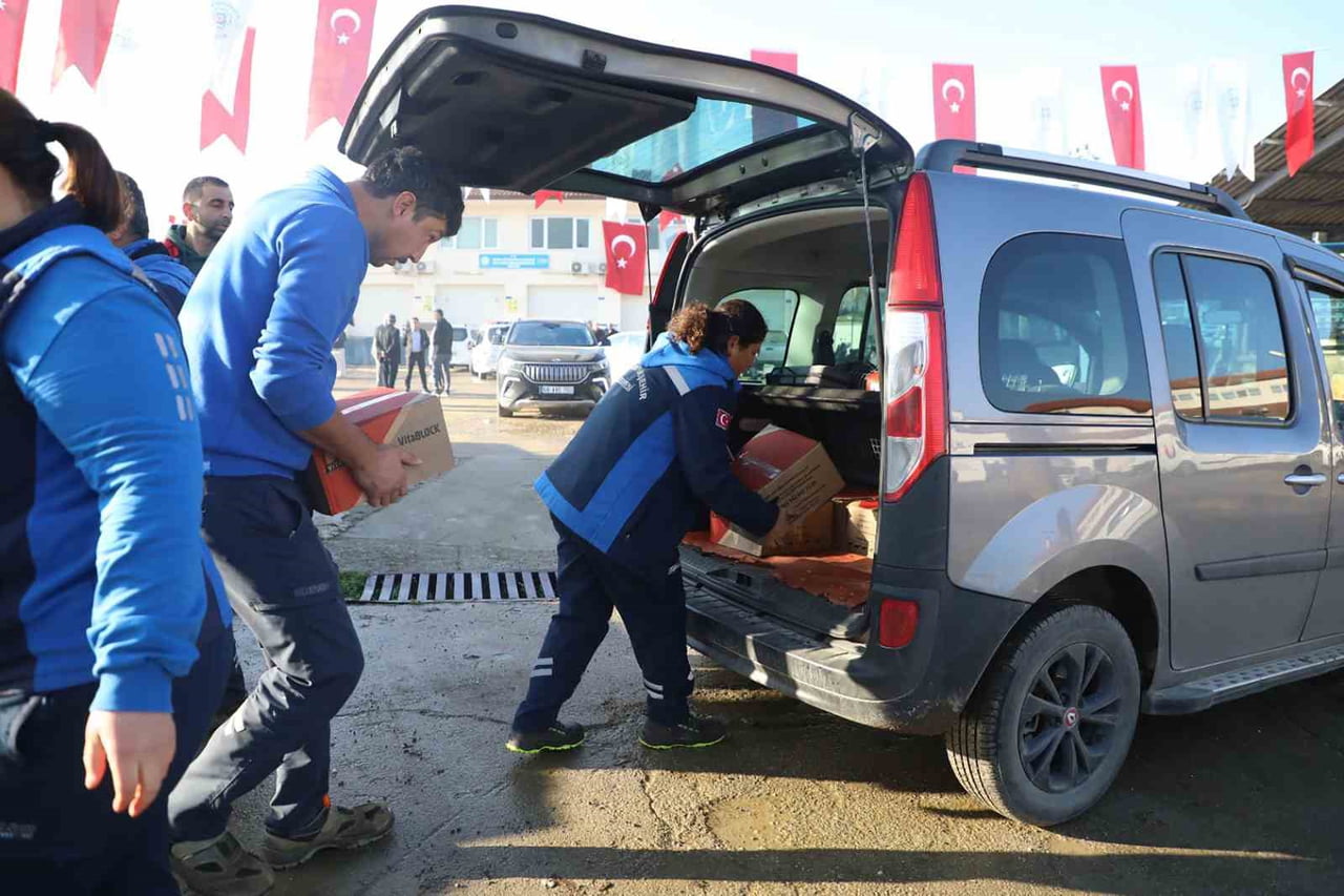 MUĞLA BÜYÜKŞEHİR BELEDİYESİNDEN HAYVAN ÜRETİCİLERİNE ‘TUZ TAŞI’
