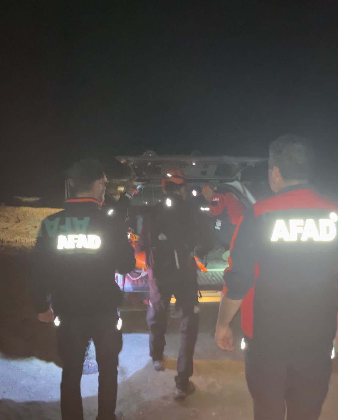 MUĞLA DALAMAN'DA ZORLU KURTARMA OPERASYONU SARP ARAZİDE YARALANAN GÖÇMEN KURTARILDI