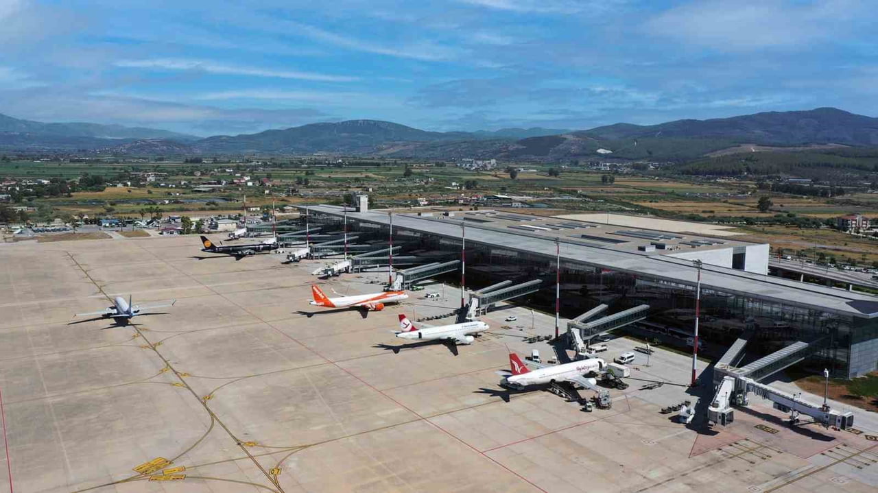 MUĞLA’NIN İKİ HAVALİMANI 11 AYDA 9 MİLYON 844 BİN YOLCUYA HİZMET VERDİ