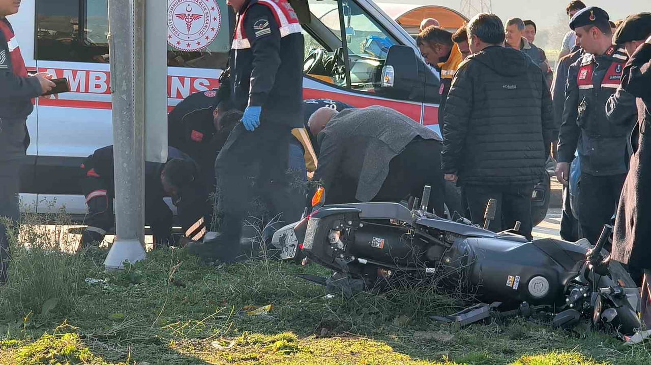 MUĞLA’NIN MENTEŞE İLÇESİ BAYIR MAHALLESİNDE MEYDANA GELEN KAZADA 112 AMBULANS ŞOFÖRÜ 56 YAŞINDAKİ...