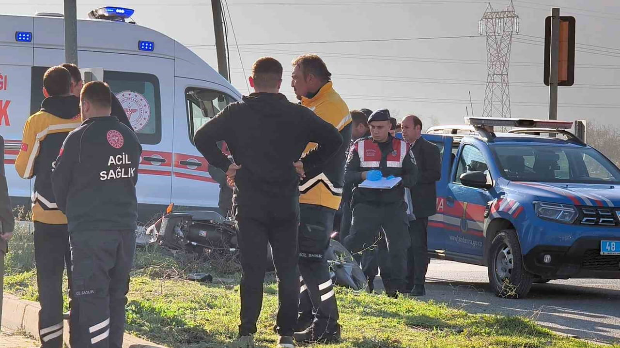 MUĞLA’NIN MENTEŞE İLÇESİ BAYIR MAHALLESİNDE MEYDANA GELEN KAZADA 112 AMBULANS ŞOFÖRÜ 56 YAŞINDAKİ...
