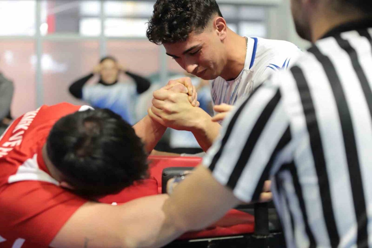 MUĞLA OKUL SPORLARI GENÇLER BİLEK GÜREŞİ İL BİRİNCİLİĞİ MENTEŞE'DE TAMAMLANDI