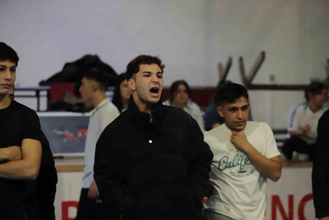 MUĞLA OKUL SPORLARI GENÇLER BİLEK GÜREŞİ İL BİRİNCİLİĞİ MENTEŞE'DE TAMAMLANDI