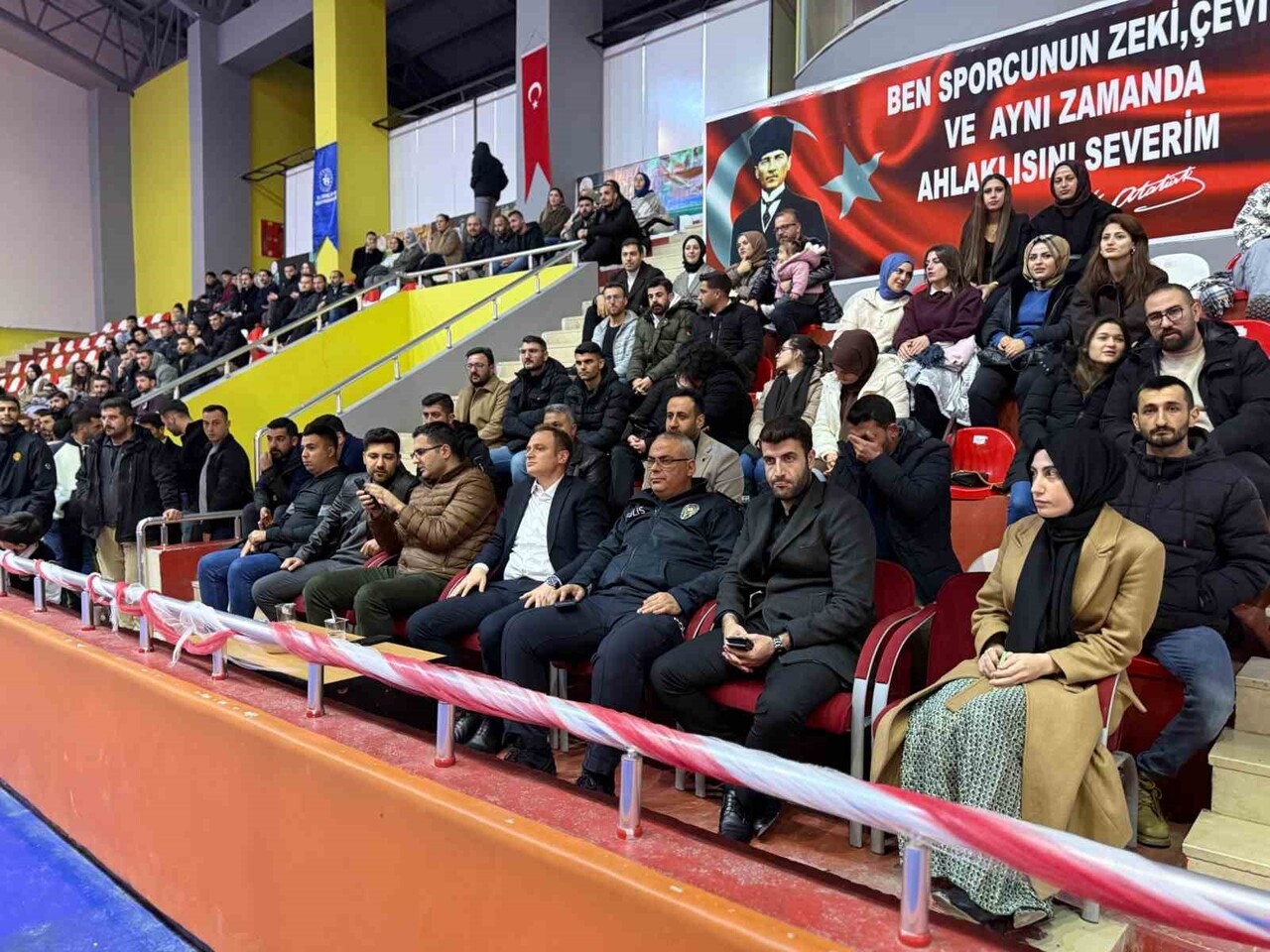 MUŞ'UN BULANIK KAYMAKAMLIĞI KOORDİNASYONUNDA GENÇLİK VE SPOR İLÇE MÜDÜRLÜĞÜ TARAFINDAN DÜZENLENEN...