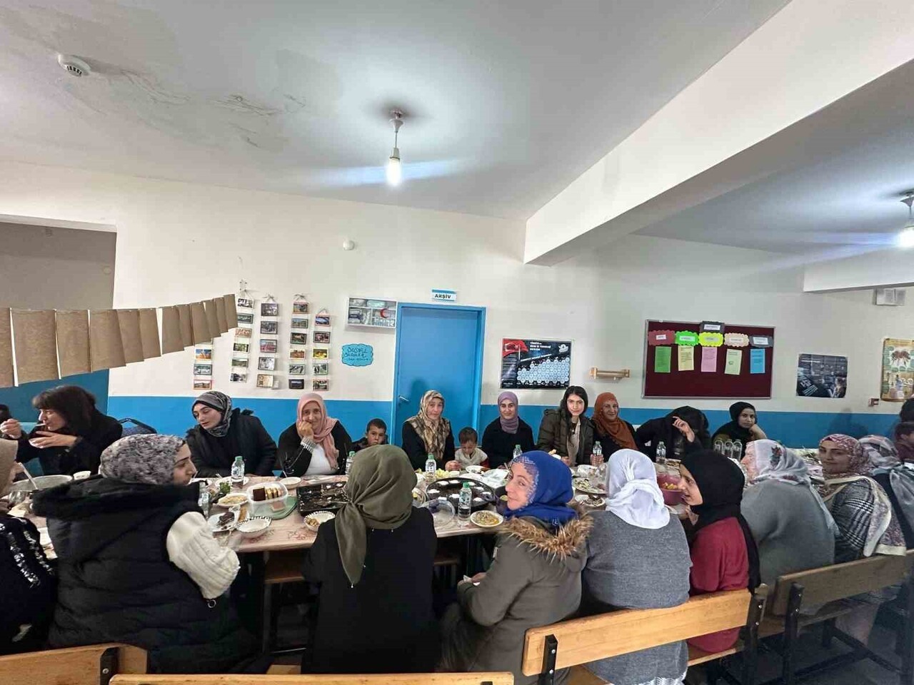 MUŞ'UN MALAZGİRT İLÇESİNE BAĞLI OĞUZHAN KÖYÜ İLK VE ORTAOKULU'NDA, YERLİ MALI HAFTASI KAPSAMINDA...