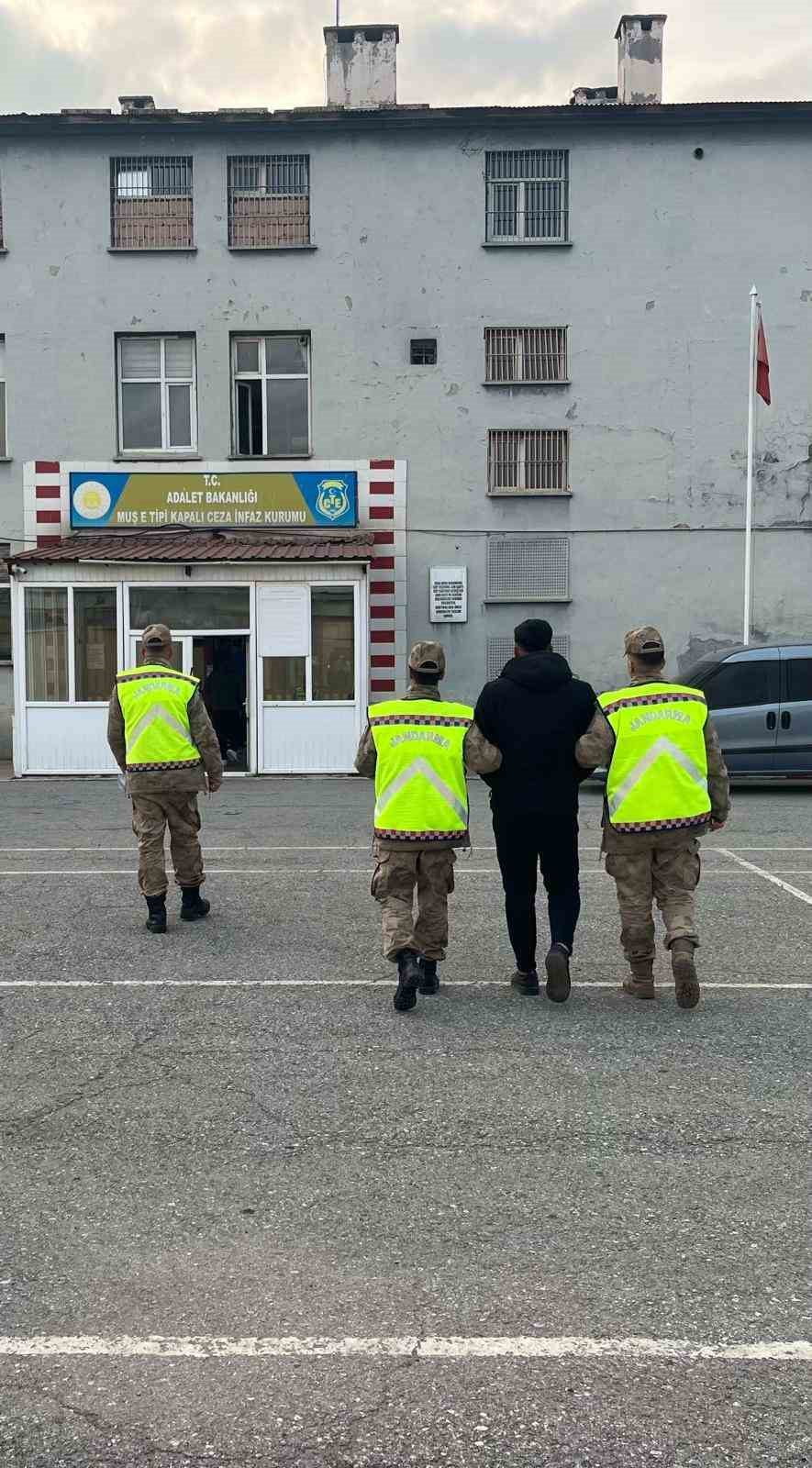 MUŞ İL JANDARMA KOMUTANLIĞI EKİPLERİNCE YÜRÜTÜLEN ÇALIŞMALAR KAPSAMINDA, DOLANDIRICILIK SUÇUNDAN...