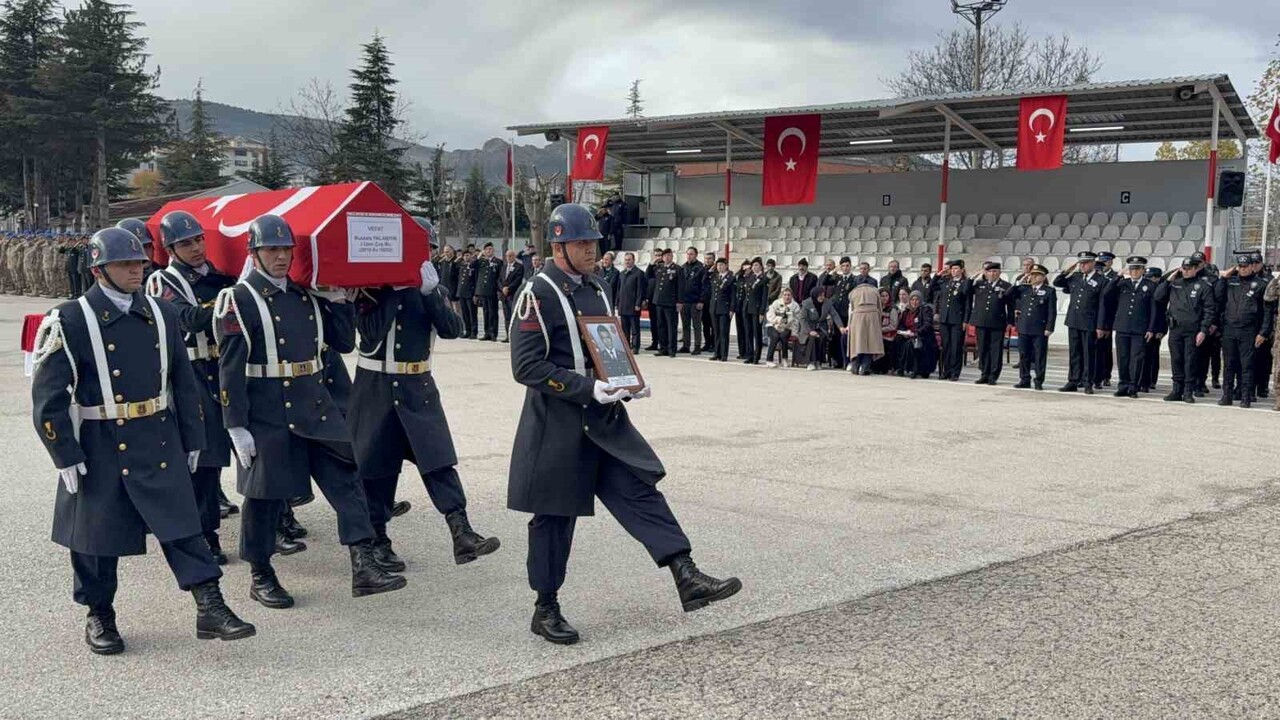 MUSTAFA PALABIYIK İÇİN TOKAT İL JANDARMA KOMUTANLIĞI'NDA TÖREN DÜZENLENDİ.