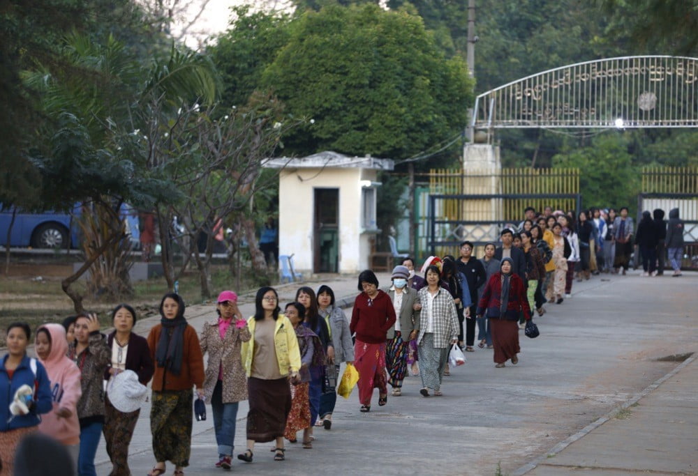 NAYPYİDAW (İHA) - MYANMAR’DA HALK 2021’DE GERÇEKLEŞTİRİLEN ASKERİ DARBENİN ARDINDAN DÜZENLENEN İLK...