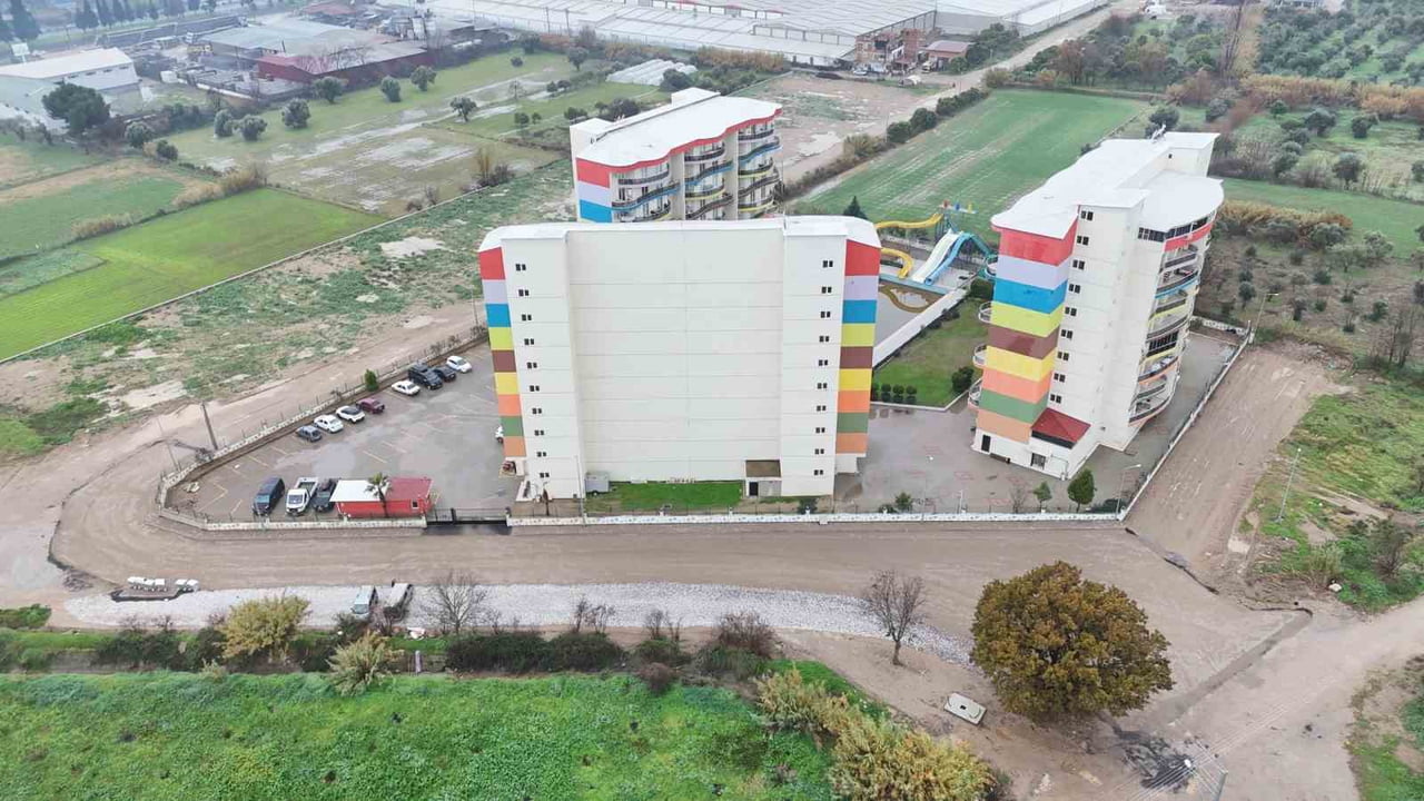 NAZİLLİ BELEDİYESİ, YEŞİL MAHALLE’DE UZUN YILLARDIR ÇÖZÜM BEKLEYEN YOL SORUNUNU ORTADAN KALDIRDI....