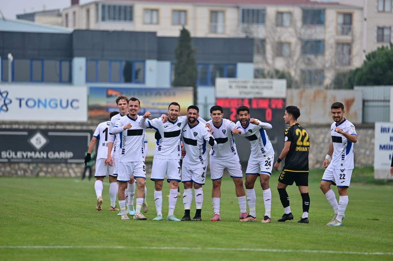 NESİNE 2. LİG'İN 17. HAFTASINDA KARACABEY BELEDİYESPOR EVİNDE KONUK ETTİĞİ BEYKOZ ANADOLUSPOR’U...