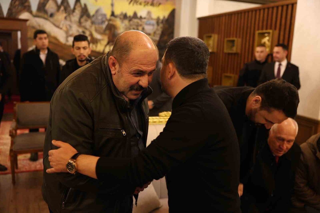 NEVŞEHİR BELEDİYE BAŞKANI RASİM ARI,  ‘HALK GÜNÜ’ ETKİNLİĞİNDE VATANDAŞLAR VE SİVİL TOPLUM...