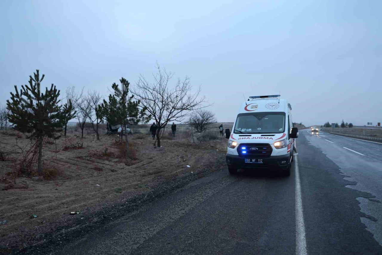 NEVŞEHİR’DE KONTROLDEN ÇIKAN HAFİF TİCARİ ARAÇ, TAKLA ATARAK DURABİLDİ. KAZADA SÜRÜCÜ...