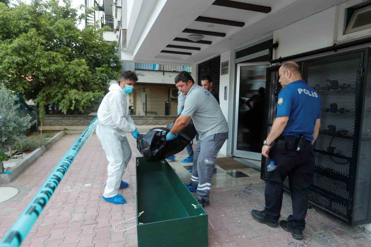 NİDA NAZLIER ÖLDÜÜRLMÜŞTÜ (ARŞİV)