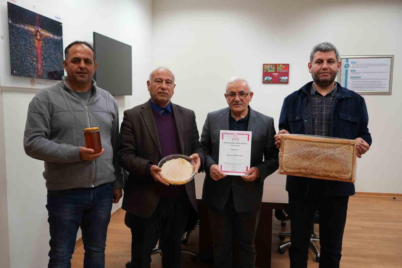 NİĞDE ARI YETİŞTİRİCİLERİ BİRLİĞİ’NİN ÇALIŞMALARI SONUCUNDA NİĞDE GEVEN BALI, COĞRAFİ İŞARET...