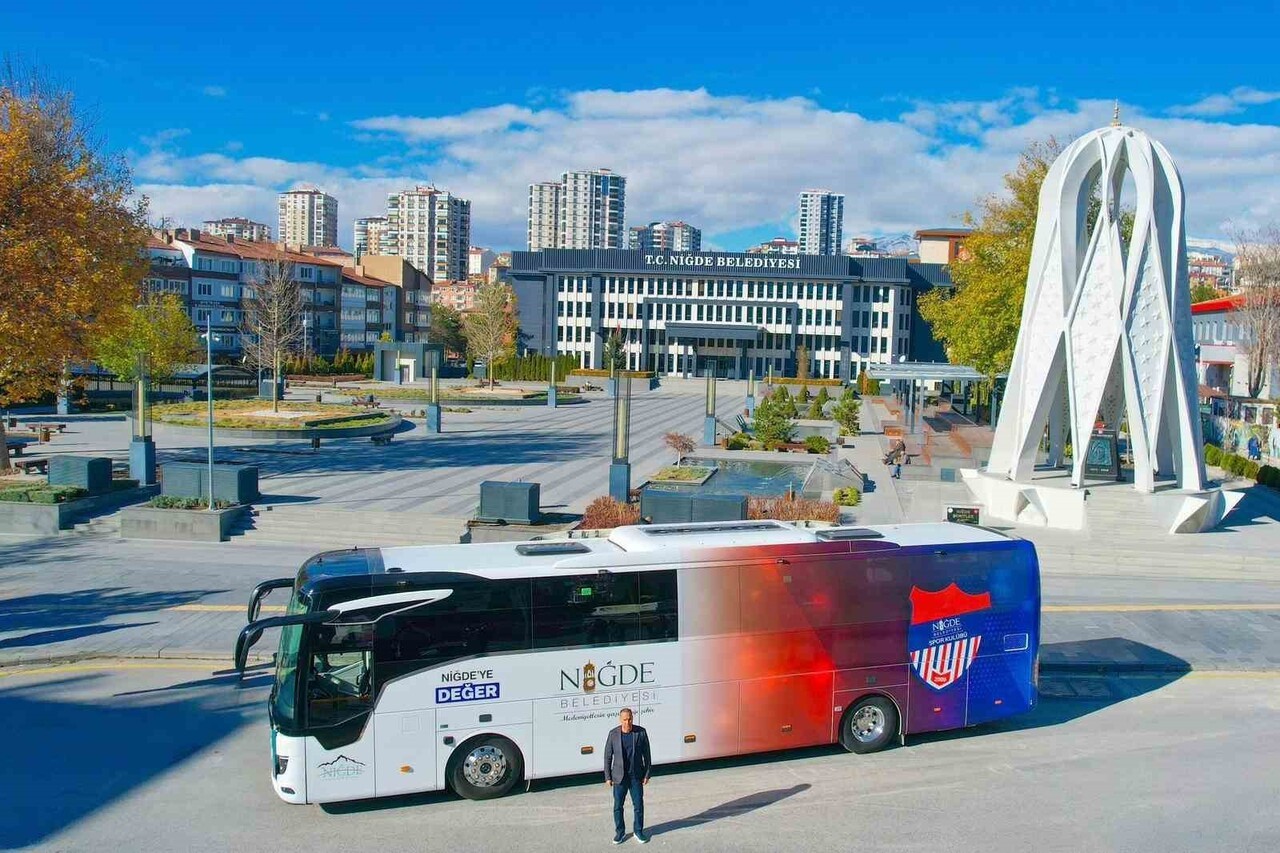 NİĞDE BELEDİYESİ, ARAÇ KİRALAMA GİDERLERİNİ YATIRIMA DÖNÜŞTÜRME VİZYONUYLA FİLOSUNU GÜÇLENDİRMEYE...