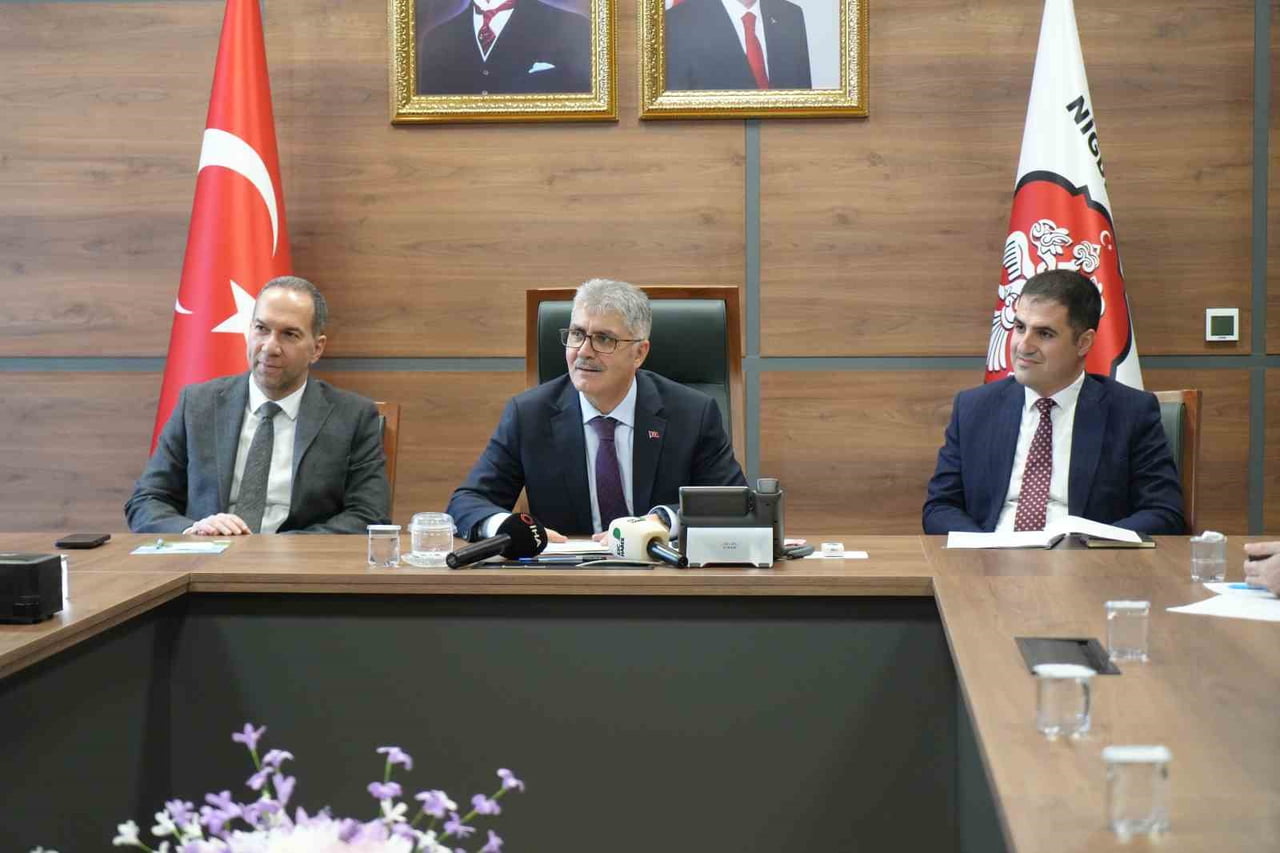 NİĞDE’NİN DOĞAL, TARİHİ VE KÜLTÜREL ZENGİNLİKLERİNİ FOTOĞRAF SANATI ARACILIĞIYLA GÖRÜNÜR KILMAYI...