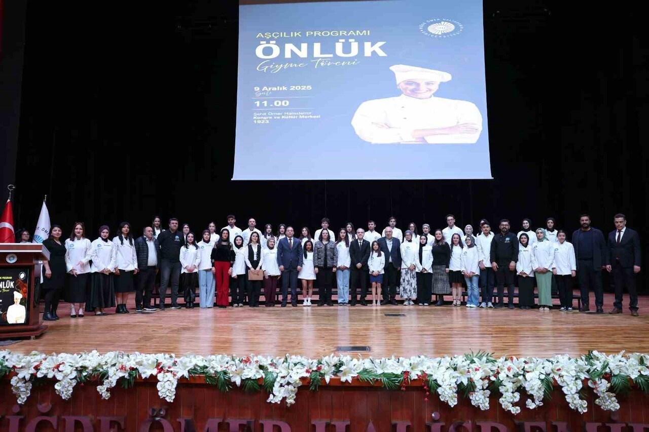 NİĞDE ÖMER HALİSDEMİR ÜNİVERSİTESİ SOSYAL BİLİMLER MESLEK YÜKSEKOKULU AŞÇILIK PROGRAMI ÖĞRENCİLERİ...