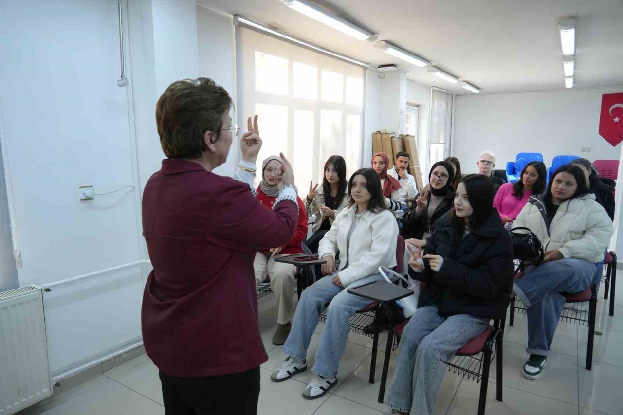 NİĞDE ÖMER HALİSDEMİR ÜNİVERSİTESİ VE TOPLUMSAL KATKI KOORDİNATÖRLÜĞÜ TARAFINDAN DÜZENLENEN İŞARET...