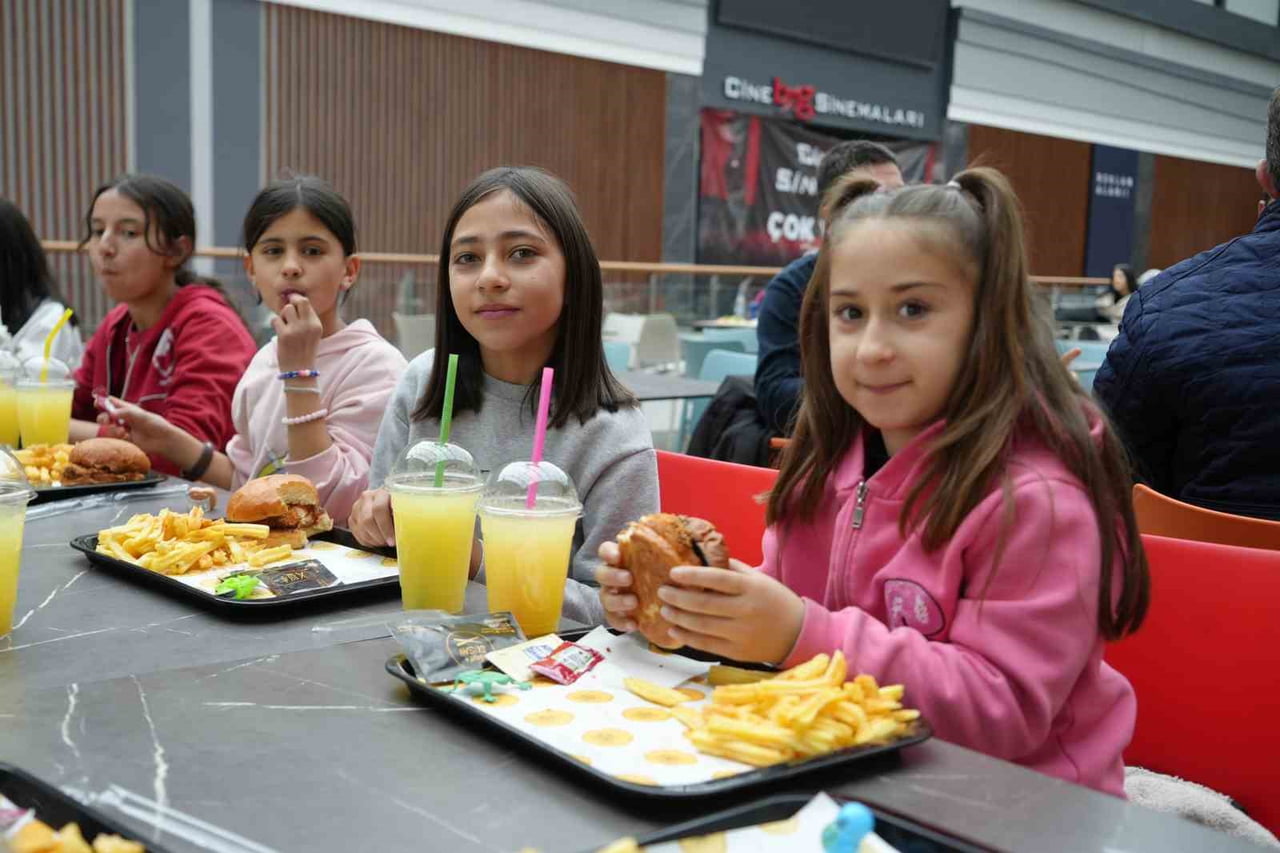 NİĞDE ŞEHİT RAMAZAN KONUŞ GENÇLİK MERKEZİ TARAFINDAN HAYATA GEÇİRİLEN "Bİ NİĞDE Mİ YAPSAK?"...