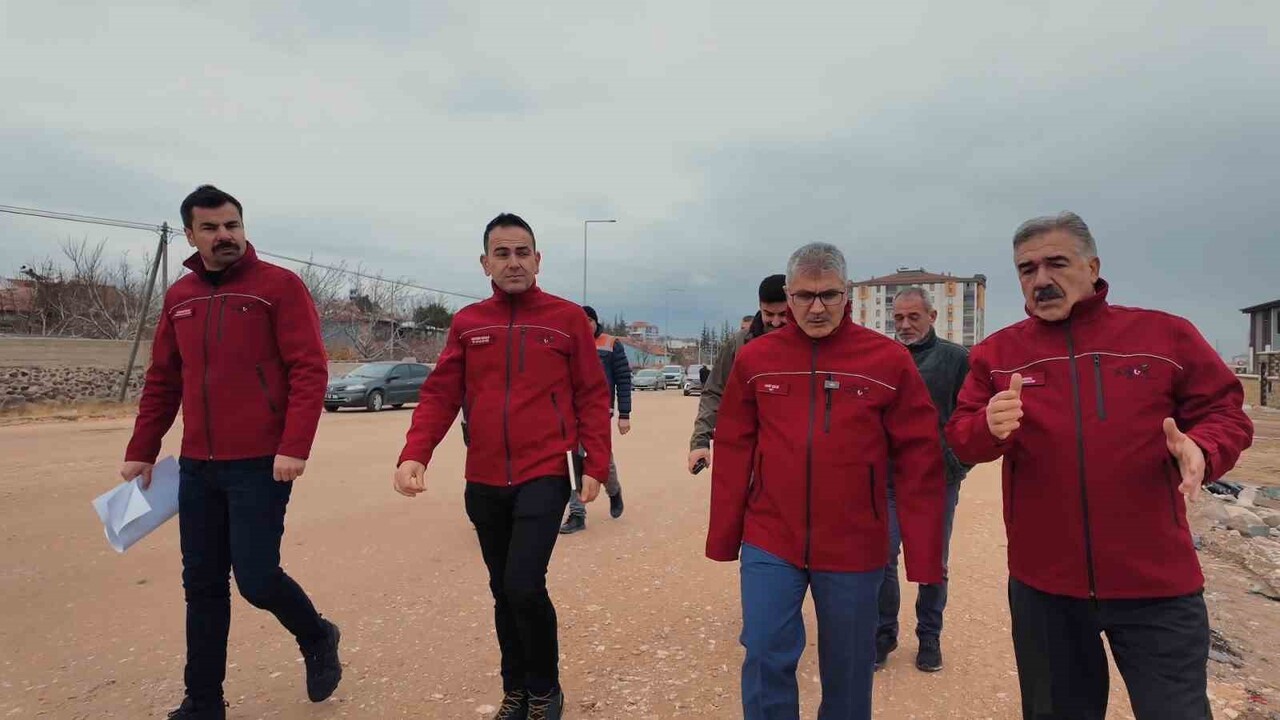 NİĞDE VALİSİ CAHİT ÇELİK, NİĞDE İL ÖZEL İDARESİ TARAFINDAN YÜRÜTÜLEN YOL YAPIM VE ALTYAPI...