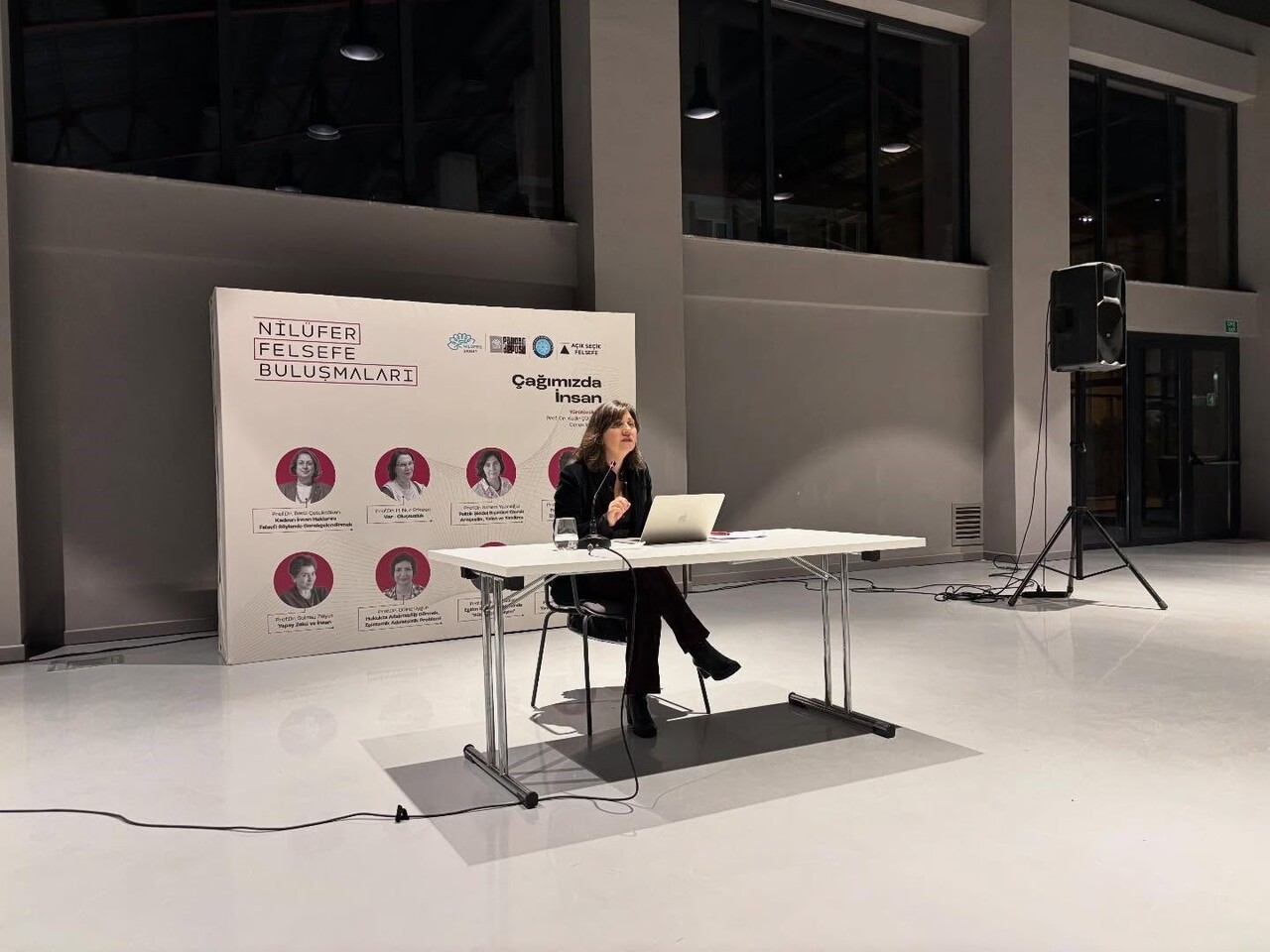 NİLÜFER FELSEFE BULUŞMALARI’NIN YILIN SON ETKİNLİĞİNDE KONUŞAN PROF. DR. SANEM YAZICIOĞLU, POLİTİK...