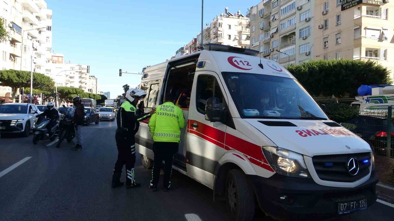 OLAYIN 112 ACİL ÇAĞRI MERKEZİ’NE BİLDİRİLMESİ ÜZERİNE OLAY YERİNE POLİS VE SAĞLIK EKİPLERİ SEVK...