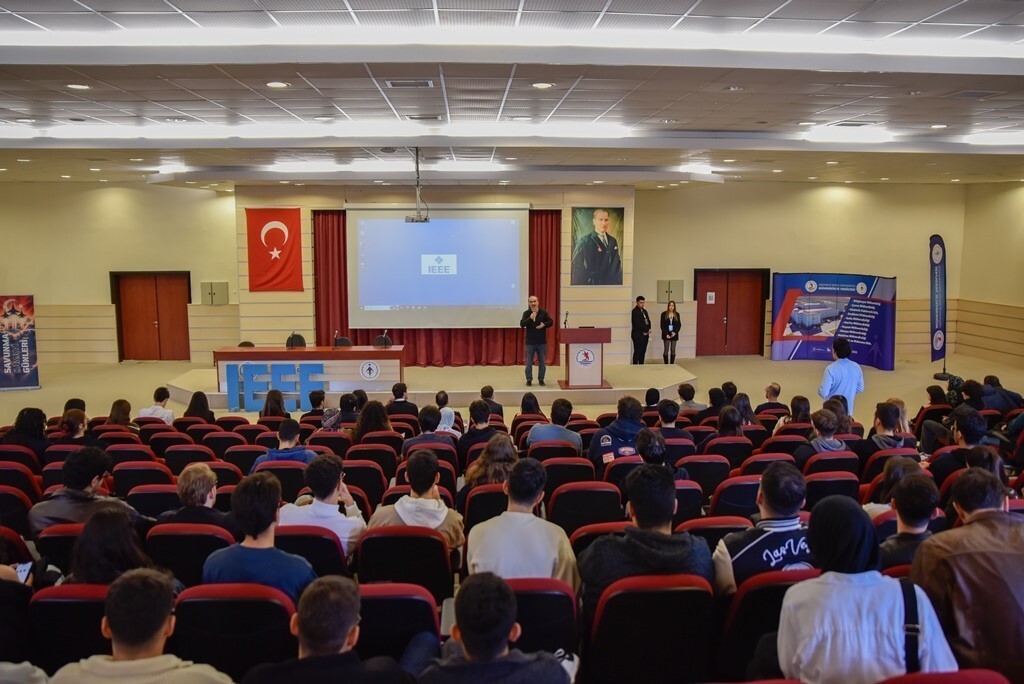 OMÜ MÜHENDİSLİK FAKÜLTESİ BÜNYESİNDE FAALİYET GÖSTEREN IEEE ÖĞRENCİ TOPLULUĞU TARAFINDAN "SAVUNMA...