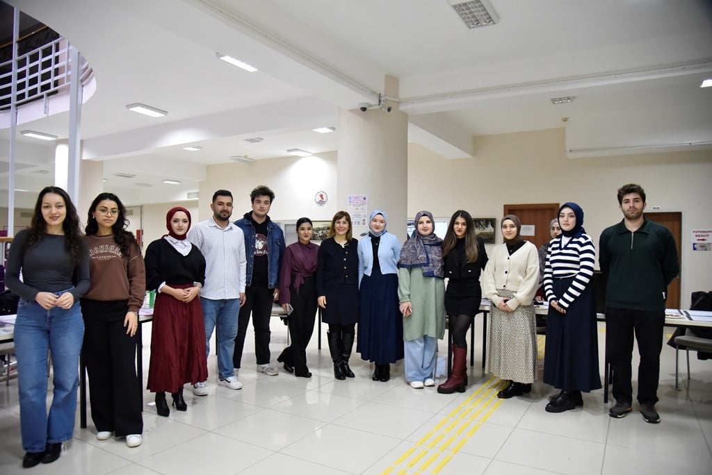 ONDOKUZ MAYIS ÜNİVERSİTESİ (OMÜ) EĞİTİM FAKÜLTESİ FEN BİLGİSİ ÖĞRETMENLİĞİ PROGRAMINDA ÖĞRENİM...