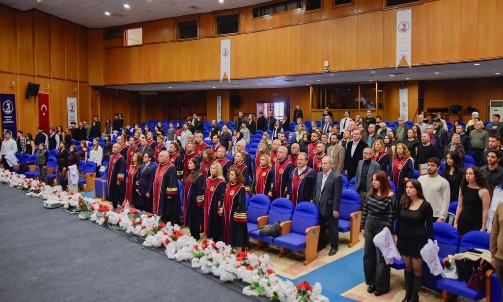 ONDOKUZ MAYIS ÜNİVERSİTESİ (OMÜ) VETERİNER FAKÜLTESİ’NDE GELENEK HÂLİNE GELEN "BEYAZ ÖNLÜK TAKDİM...