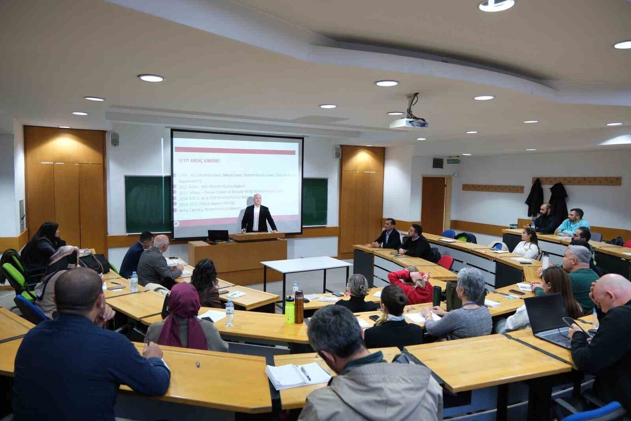 ORTA DOĞU TEKNİK ÜNİVERSİTESİ’NDE (ODTÜ) İHRACAT UZMANLIĞI DERSİNDE DENEYİMLERİNİ PAYLAŞAN ANKARA...