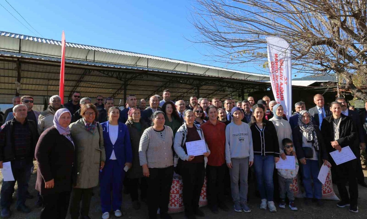 ORTACA’DA ‘SÜT SIĞIRCILIĞI SAĞIM HİJYENİ VE SANİTASYON SERTİFİKALARI’ DAĞITILDI