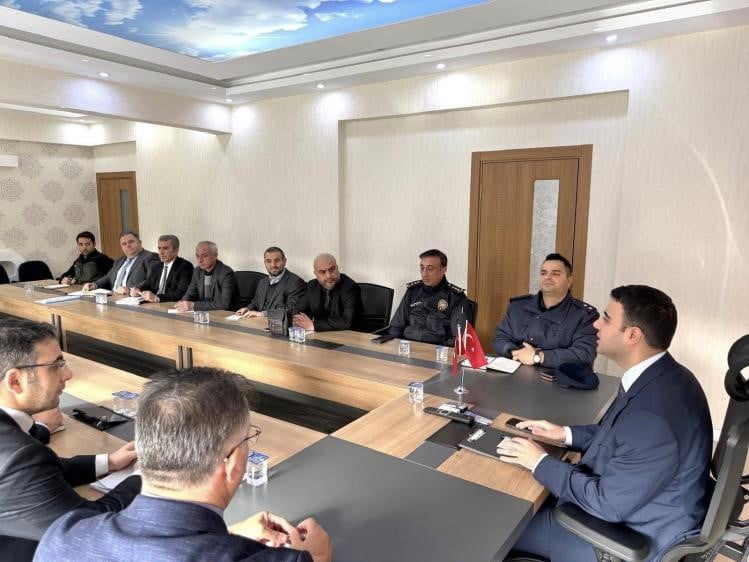 OSMANELİ'NDE İLÇE İDARE ŞUBE BAŞKANLARI TOPLANTISI YAPILDI