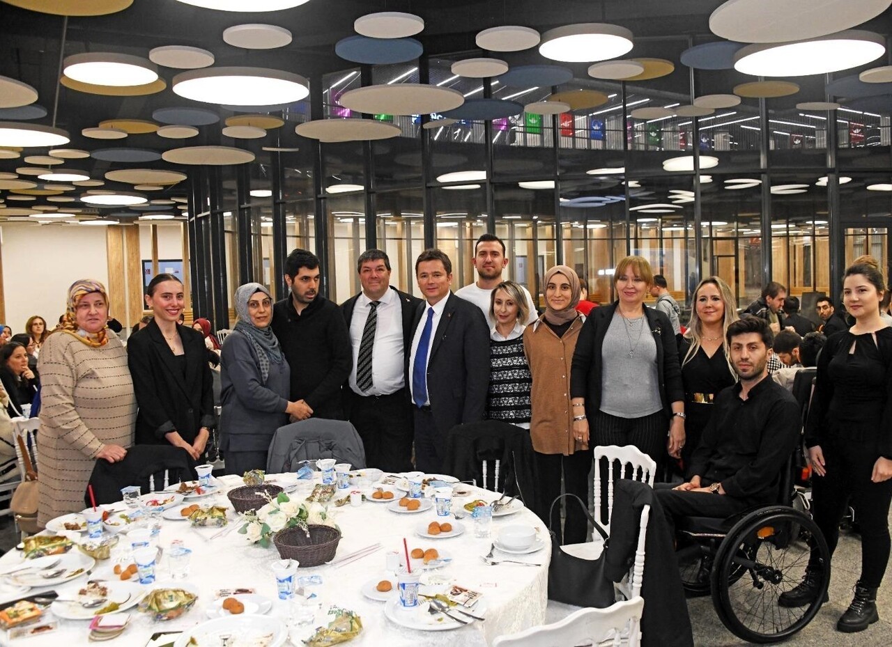 OSMANGAZİ BELEDİYE BAŞKANI ERKAN AYDIN, DÜNYA ENGELLİLER GÜNÜ VESİLESİYLE YÜREKLERİ ISITAN BİR...