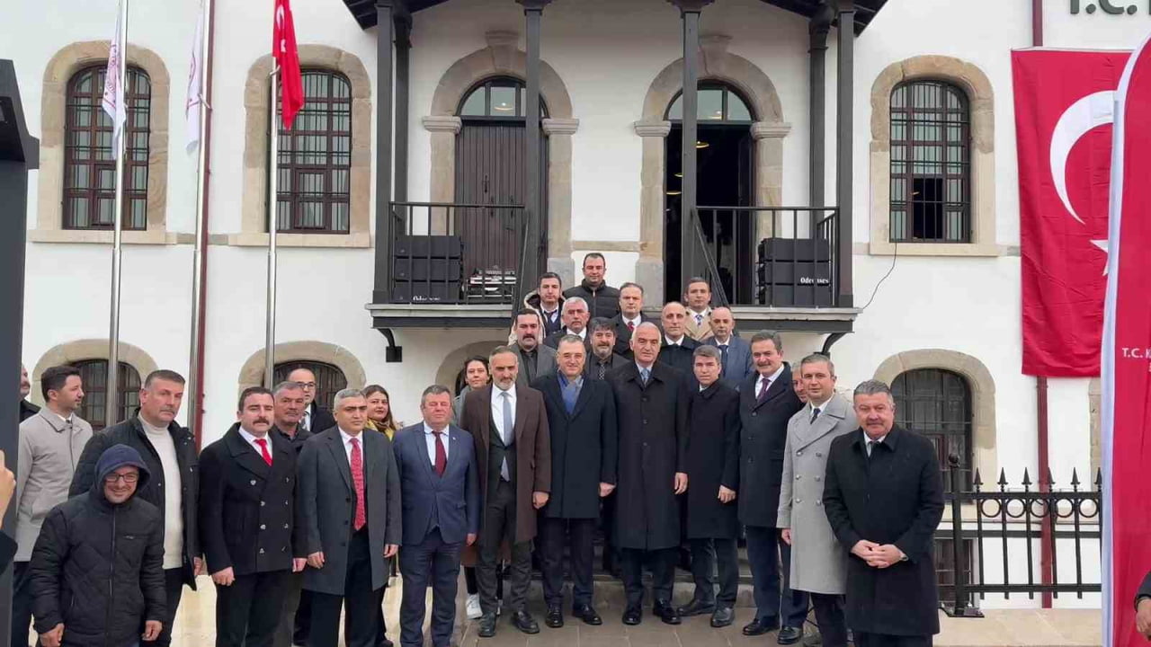 OSMANLI DEVLETİ'NİN SON DÖNEMİNDE BÖLGEDE FAALİYET GÖSTEREN AMERİKAN KOLEJİ KAMPÜSÜNDE BULUNUP...