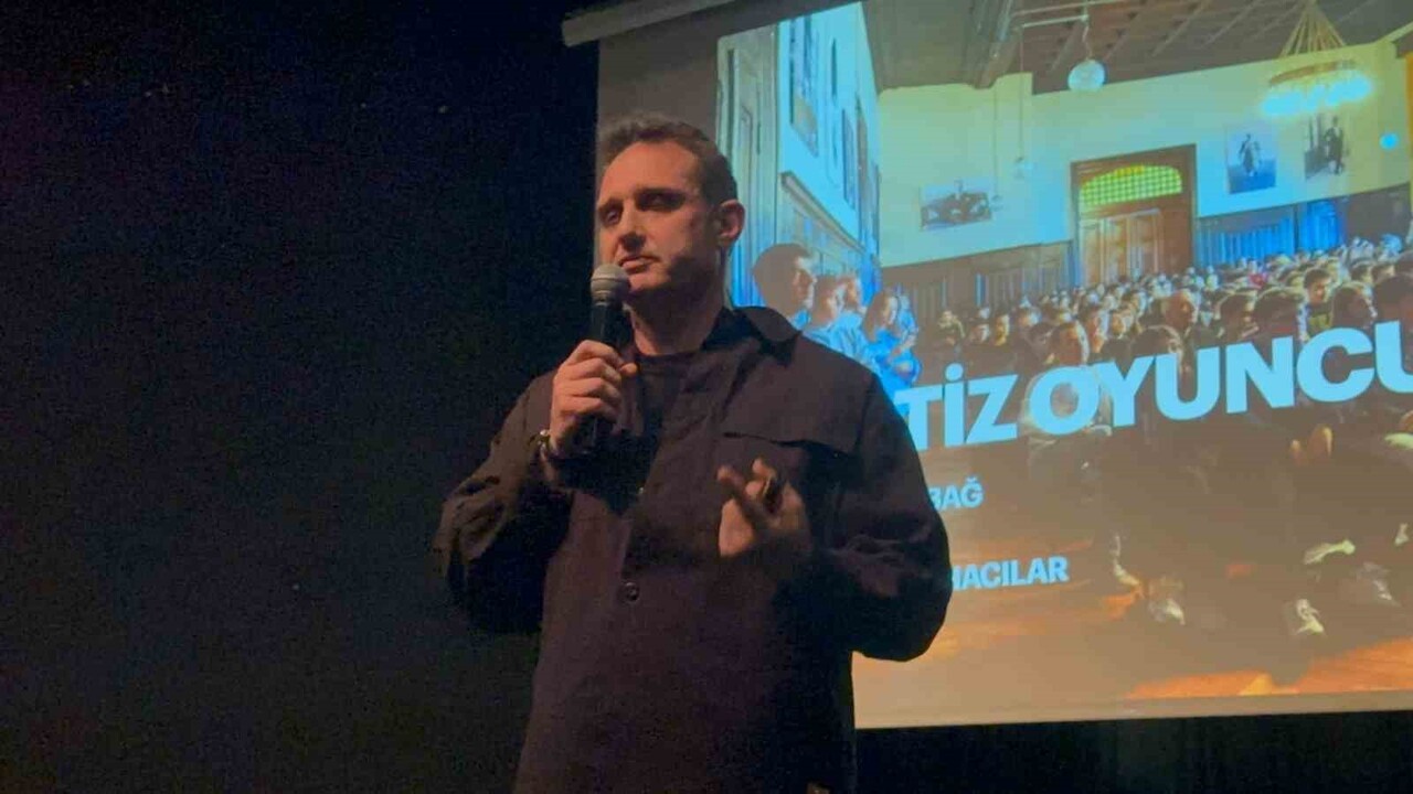 OTİZM BESTİZ SAHNE MARMARİS'TE AYAKTA ALKIŞLANDI