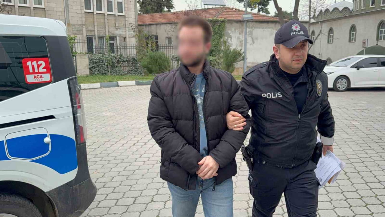 OTOMOBİL SÜRÜCÜSÜ YUNUS İSMAİL PAK (24) GÖZALTINA ALINDI.