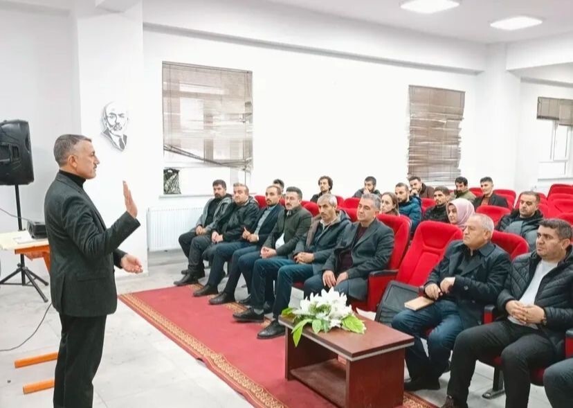 PATNOS’TA LGS ‘YE YÖNELİK STRATEJİ TOPLANTISI GERÇEKLEŞTİRİLDİ