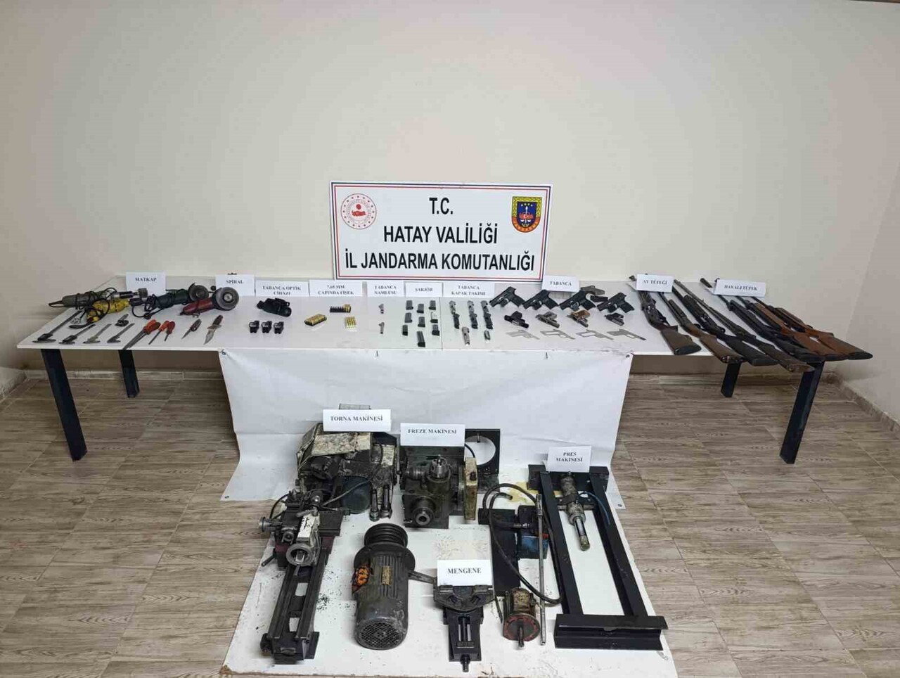 PAYAS’TA EVİNİ SİLAH YAPIM ATÖLYESİNE ÇEVİREN ŞAHSA SUÇÜSTÜ