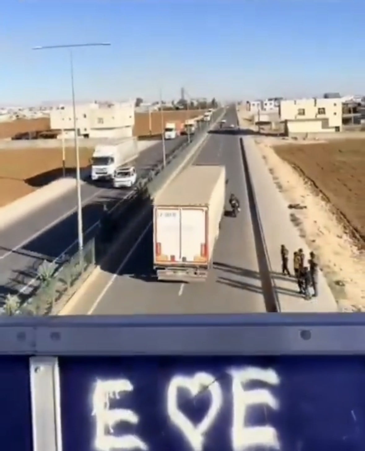 PAYLAŞIMDA, TRAFİĞİN AKIŞINI TEHLİKEYE ATAN, MAKAS ATARAK CAN GÜVENLİĞİMİZİ HİÇE SAYAN SÜRÜCÜLERİ...