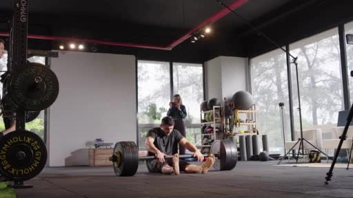 Performans antrenörü Burak Yazgı 'Turkish Get-Up' hareketinde 116.8 kilo kaldırarak, bir kez daha...