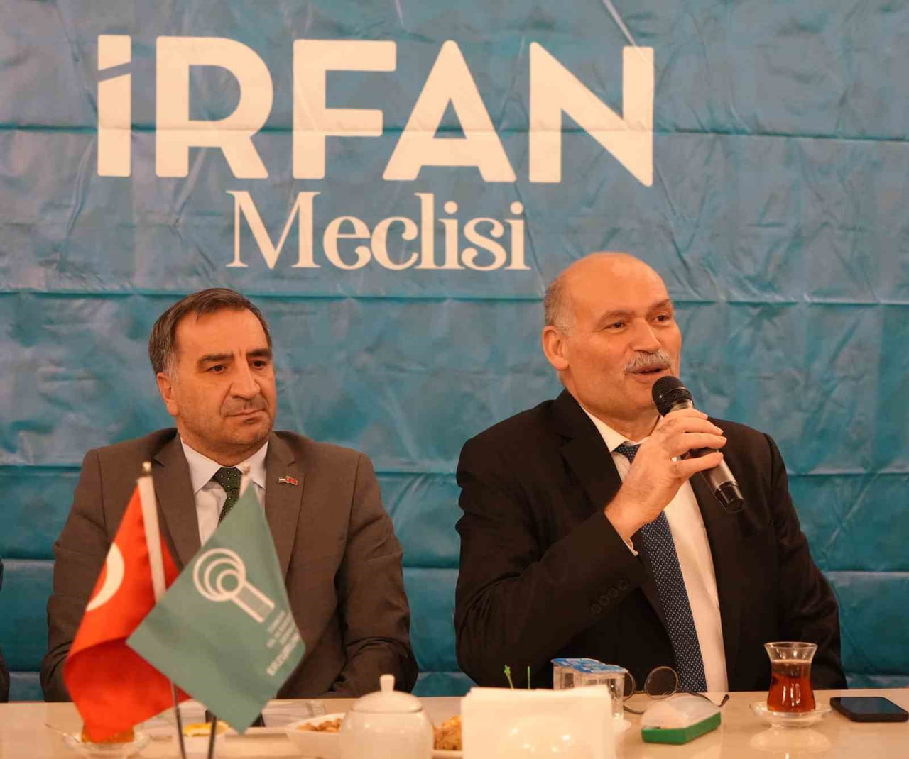 PROF. DR. AHMET KAVAS, TÜRKİYE DİL VE EDEBİYAT DERNEĞİ (TDED) ERZURUM ŞUBESİ İRFAN MECLİSİ...