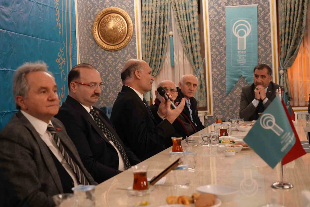 PROF. DR. AHMET KAVAS, TÜRKİYE DİL VE EDEBİYAT DERNEĞİ (TDED) ERZURUM ŞUBESİ İRFAN MECLİSİ...