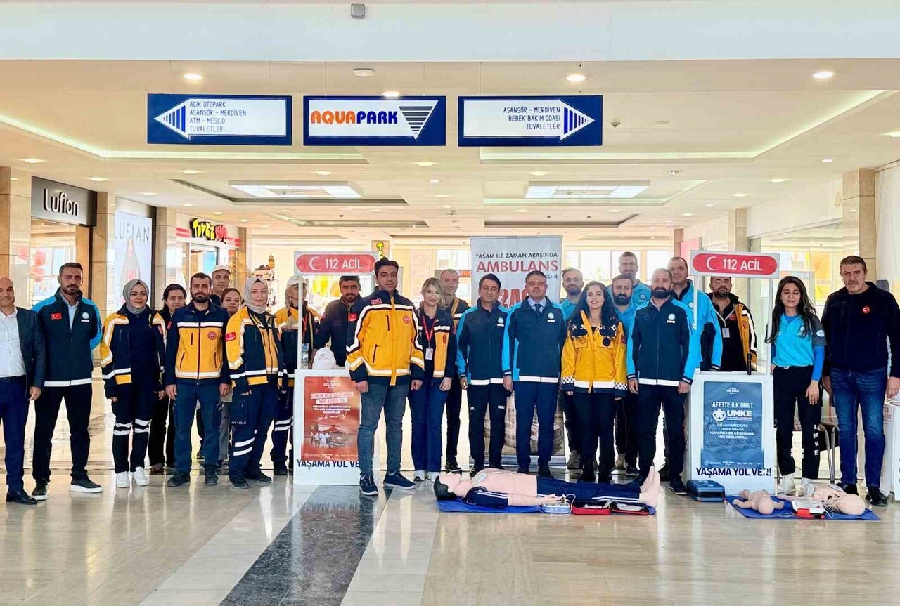 PROGRAMA ACİL SAĞLIK HİZMETLERİ BAŞKAN YARDIMCISI RAMAZAN DEMİR, İL AMBULANS SERVİSİ BAŞHEKİMİ...