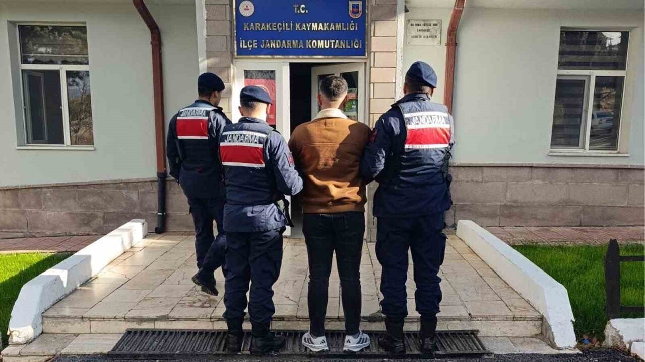 "BANKA VEYA KREDİ KURUMLARININ ARAÇ OLARAK KULLANILMASI SURETİYLE DOLANDIRICILIK" SUÇUNDAN ARANAN...