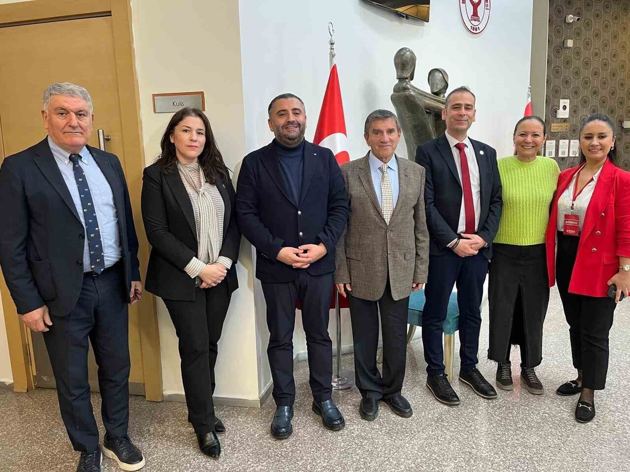 RADİKAL OKULLARI İLE BORNOVA BELEDİYESİ İŞ BİRLİĞİNDE, ÜNLÜ PSİKOLOG VE YAZAR PROF. DR. ÜSTÜN...