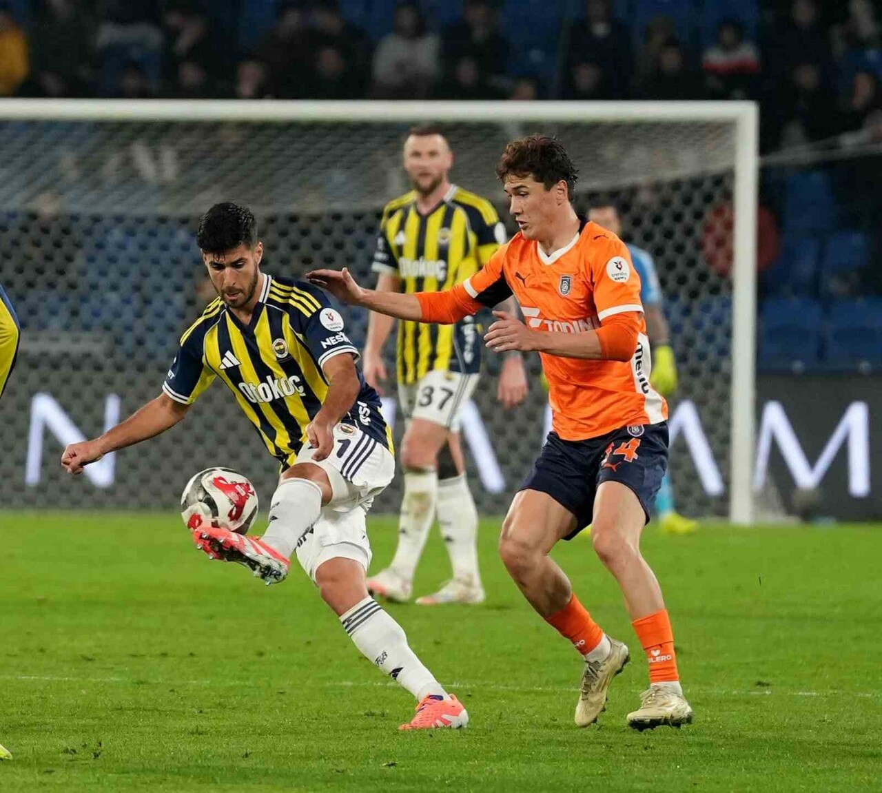 RAMS BAŞAKŞEHİR’E KARŞI 7 MAÇLIK GALİBİYET SERİSİ BULUNAN FENERBAHÇE’NİN BU SERİSİ SONA...