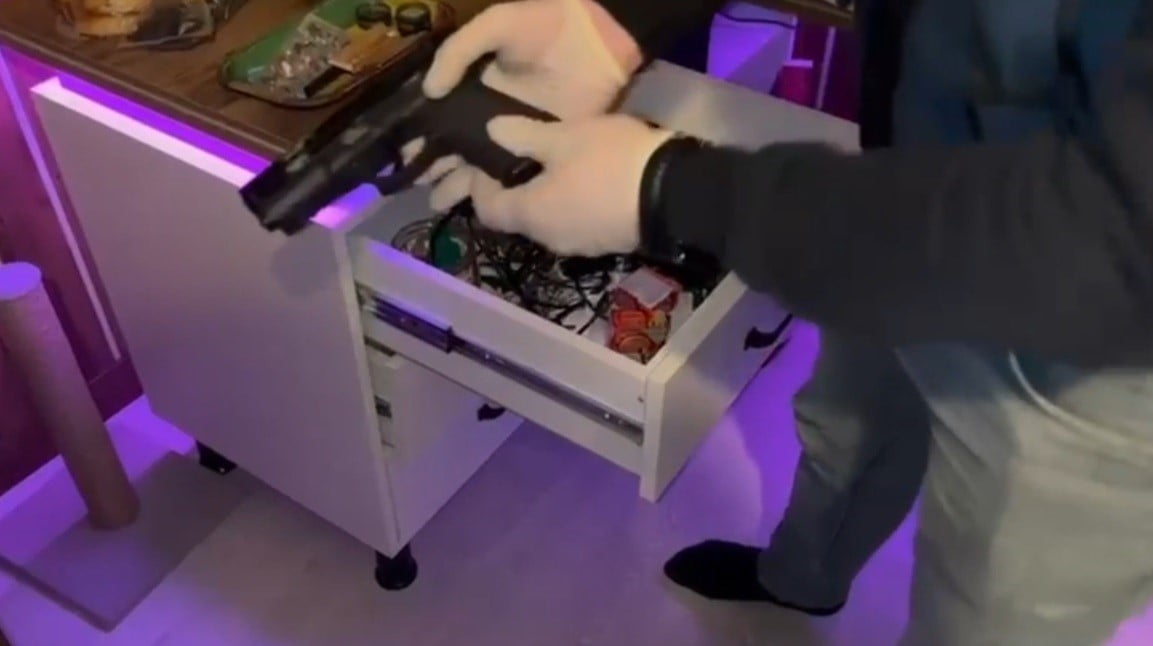 SAKARYA'DA YILBAŞI ÖNCESİ DÜZENLENEN UYUŞTURUCU VE KAÇAKÇILIK OPERASYONLARINDA YAKLAŞIK 11...